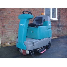 Tennant T7 Ride on Scrubber Dryer 